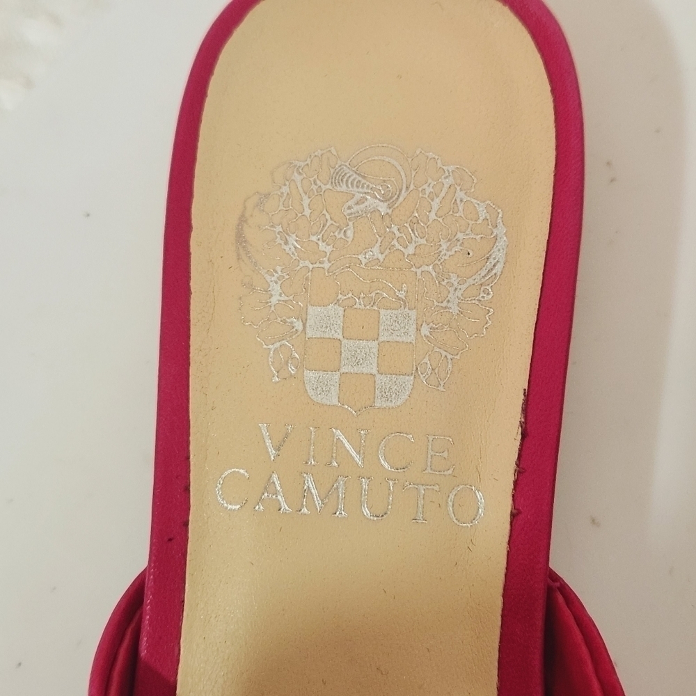 VINCE CAMUTO Women's Hot Pink Pressen Ruched Mules Size 6.5 M - Picture 7 of 10